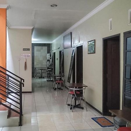 Baitussafar Ummi 1 Syariah Hotell Malang Eksteriør bilde
